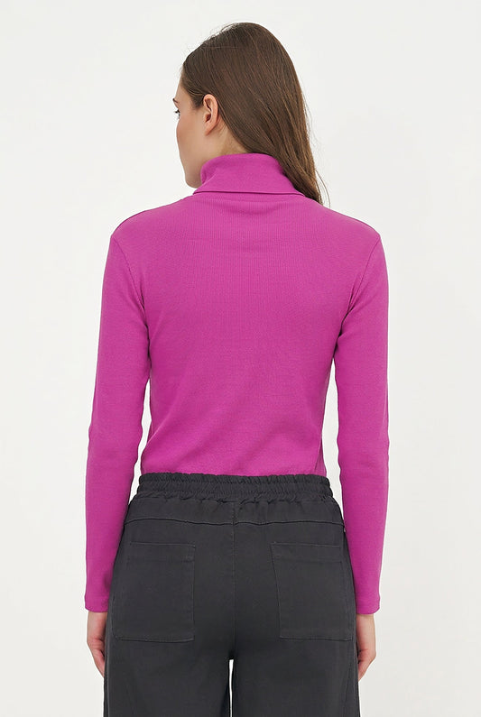 Women's Classic Rib-Knit Turtleneck Top with Long Sleeves