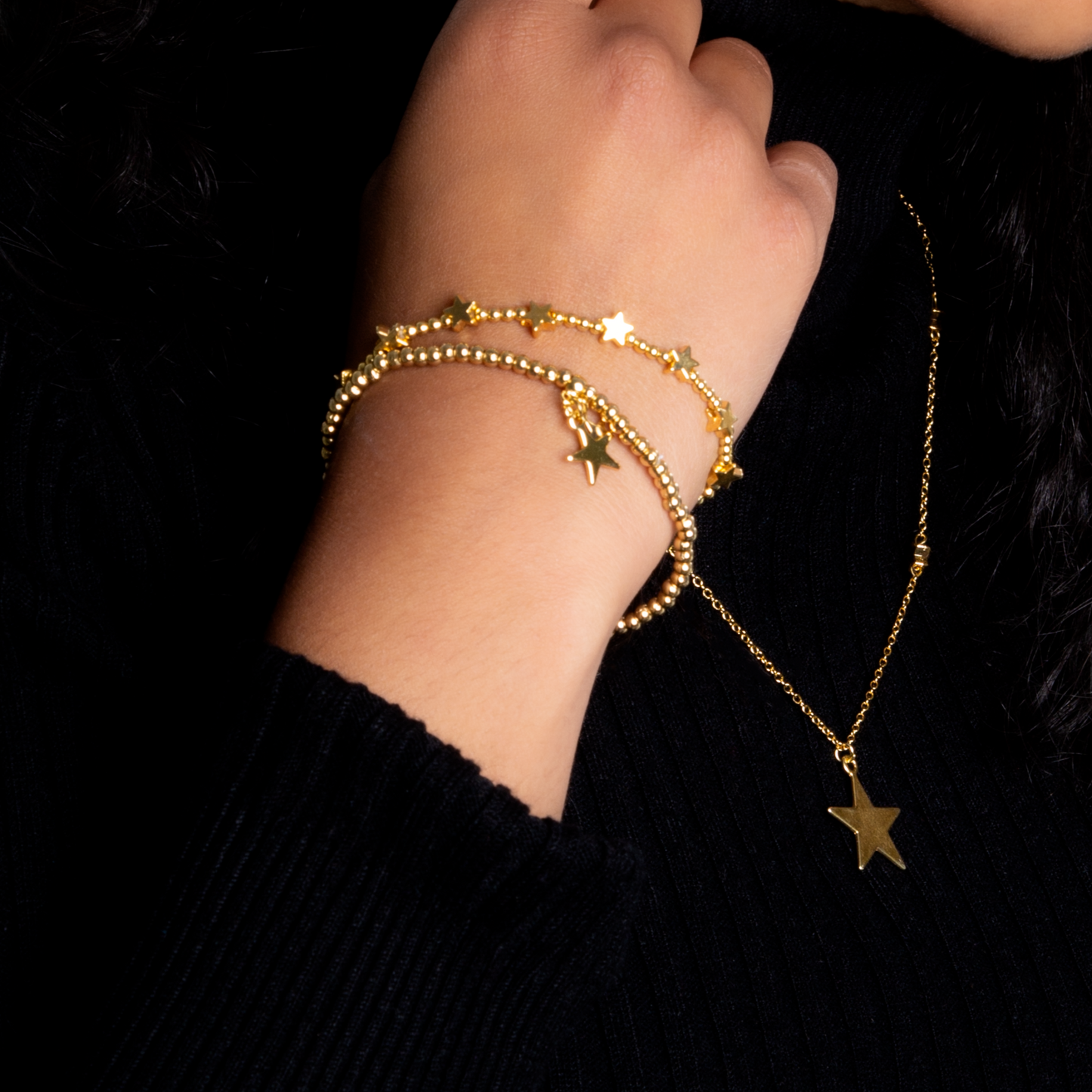 Elasticated Star Bracelet In Gold Plate