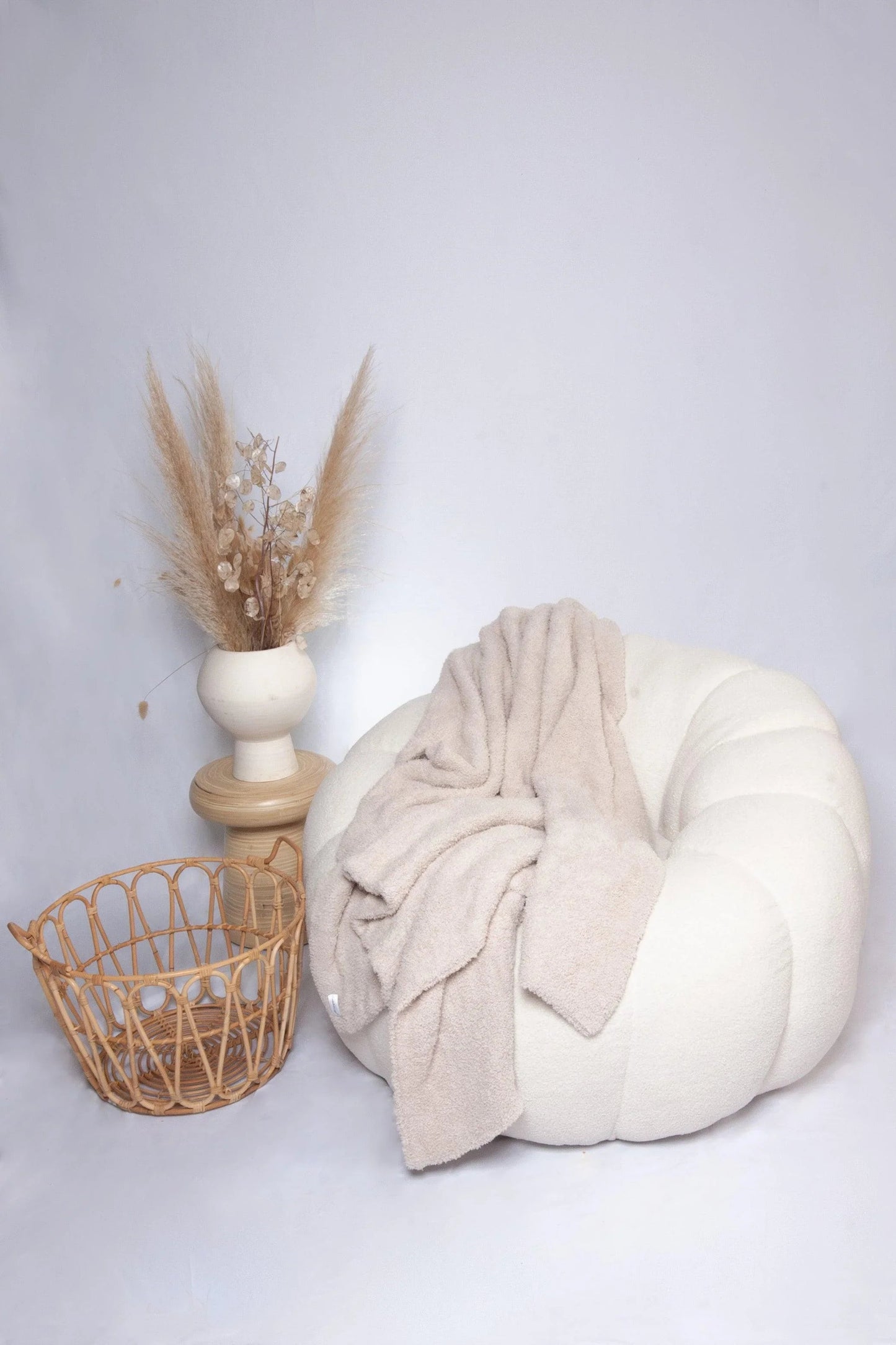 Blushing Beige einfarbige, doppellagige Kuscheldecke
