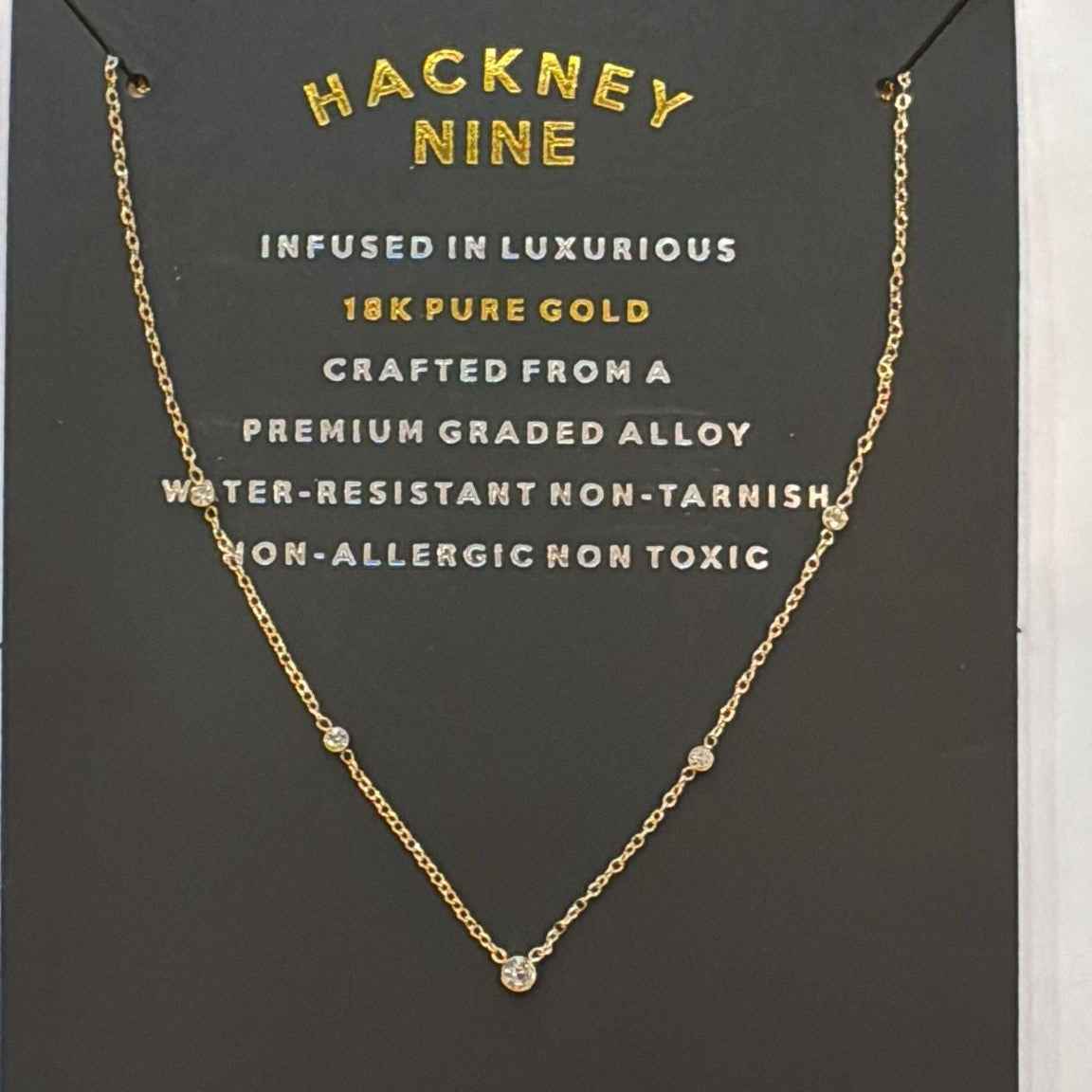 MALIKA Gold: Mini Zirconia Constellation Necklace with Center Stone on Dainty Chain