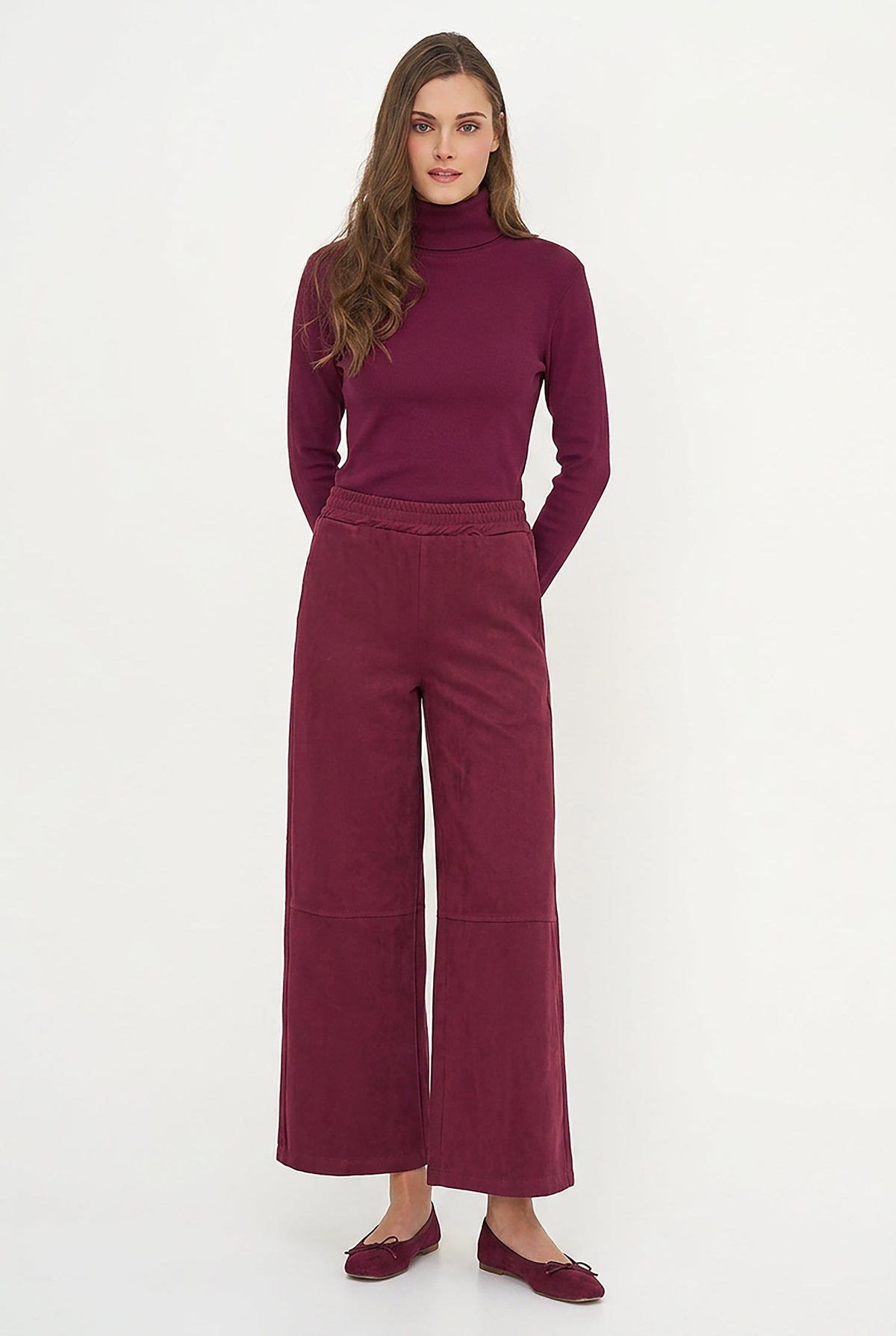 Women's Classic Rib-Knit Turtleneck Top with Long Sleeves