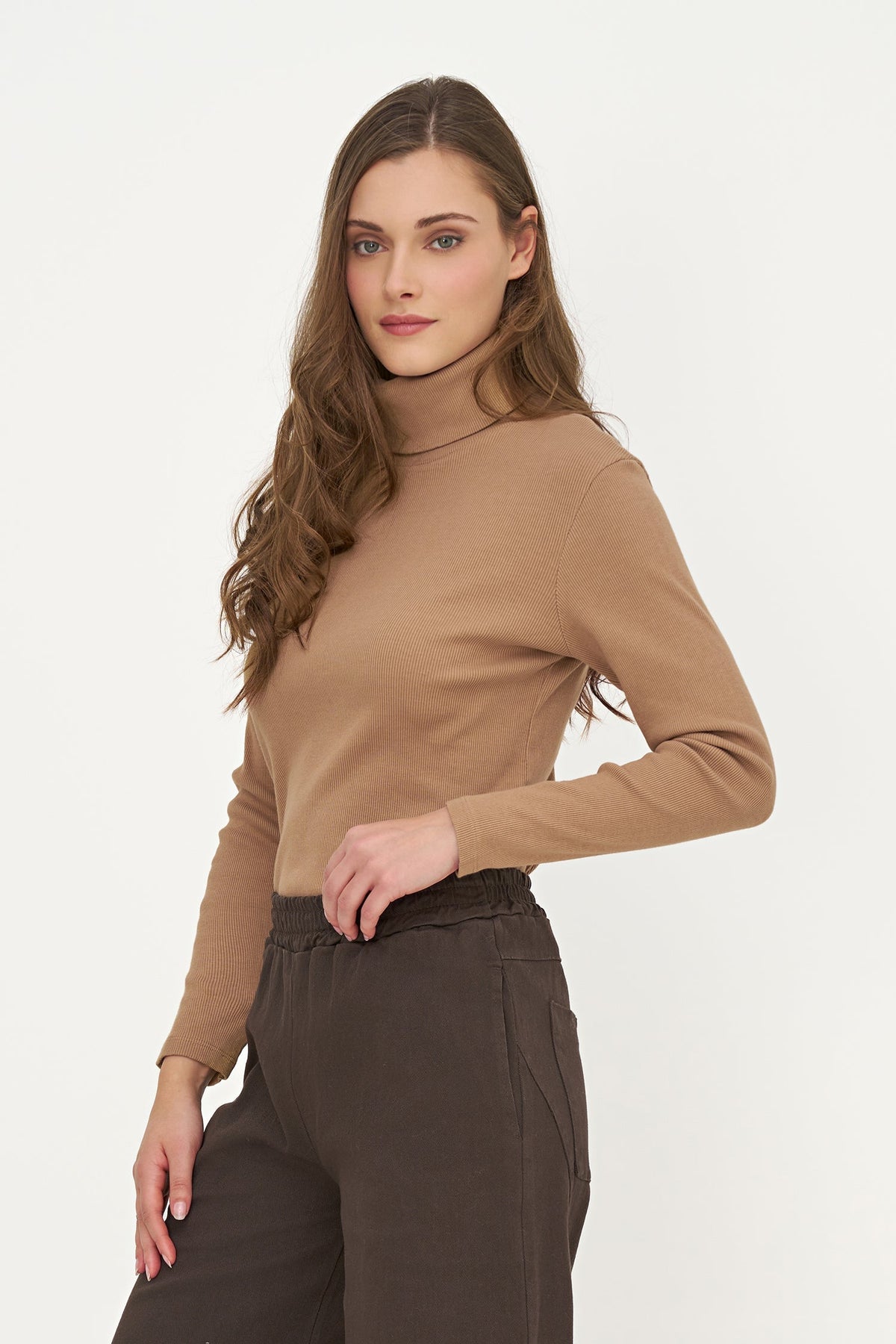 Women's Classic Rib-Knit Turtleneck Top with Long Sleeves