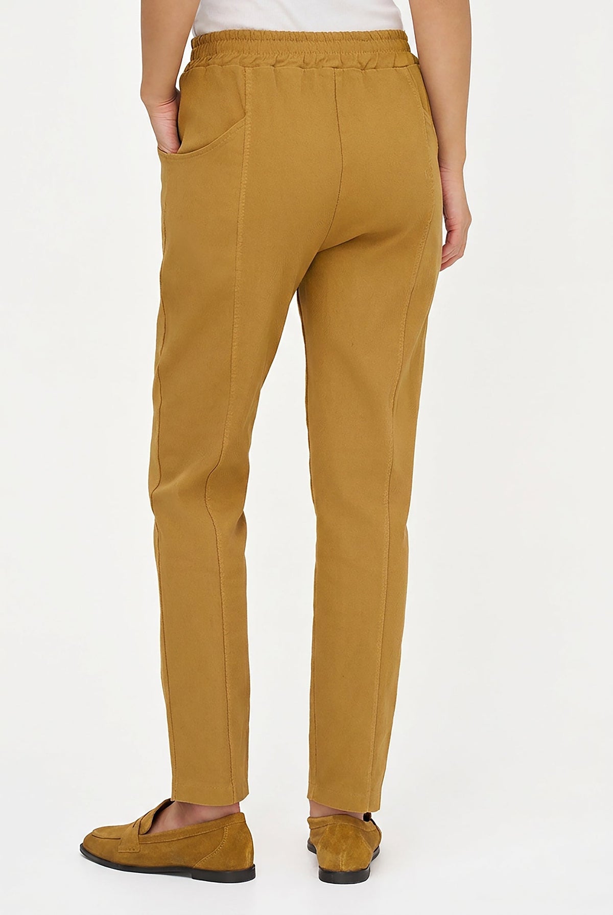 Women's Woven Pull-On Tapered Pants with Curved Side Pockets