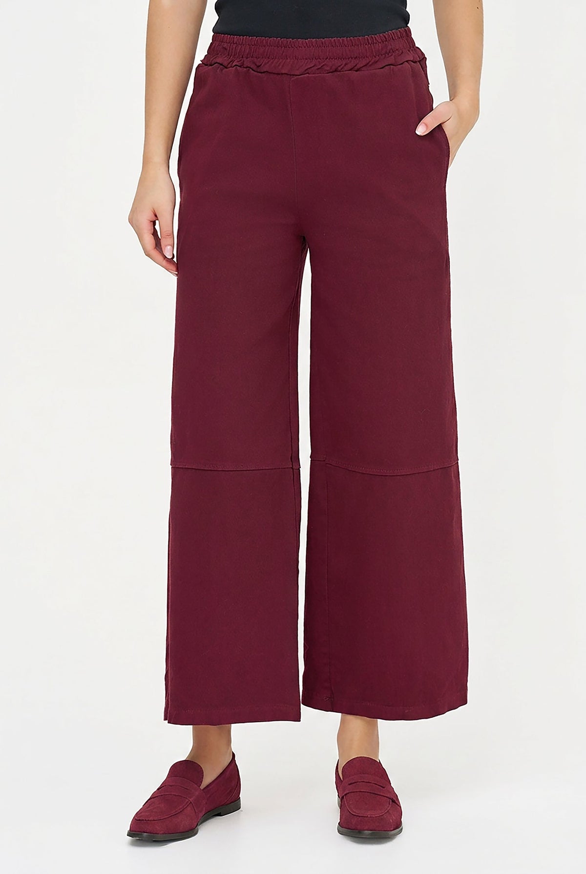 Women's Woven Pull-On Wide-Leg Pants with Back Patch Pockets