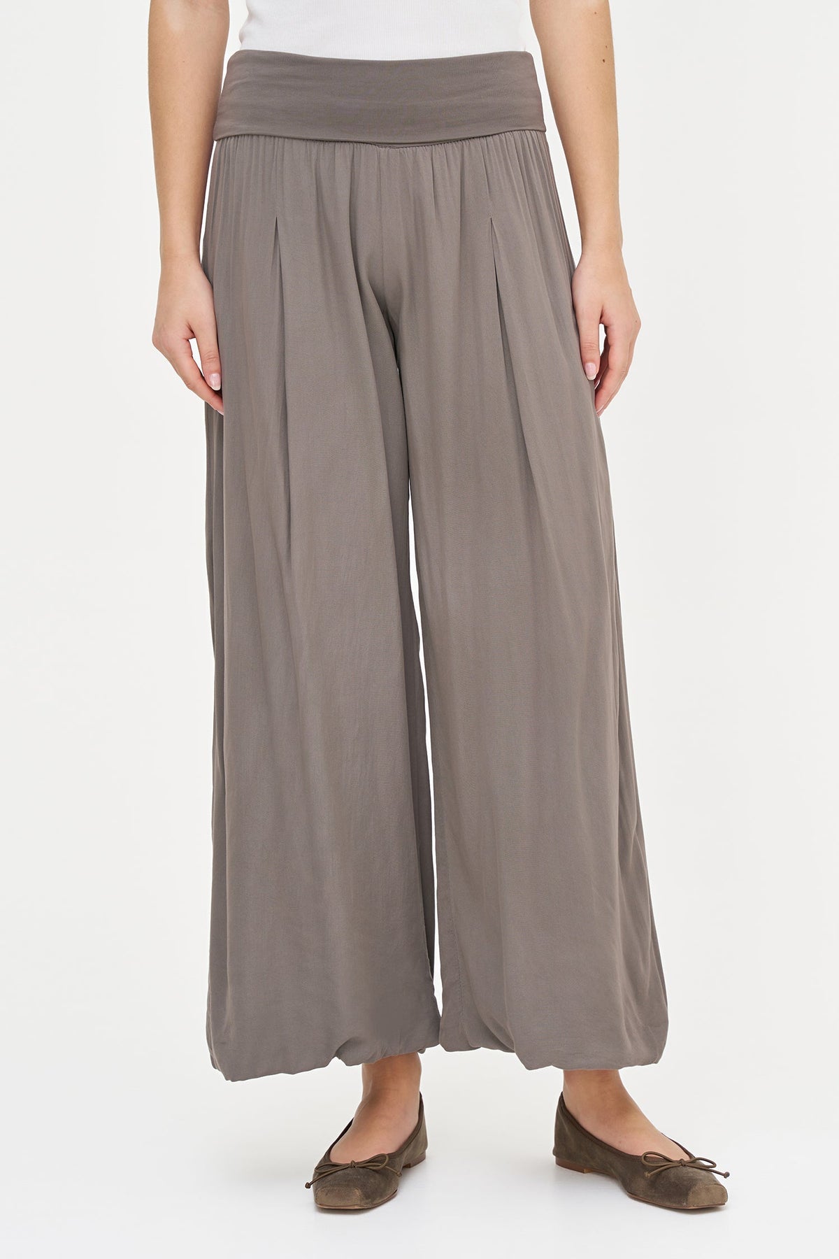 Women's Woven Pull-On Pants