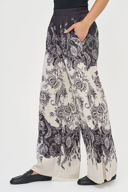 Women's Woven Placement Printed Pull-On Wide Leg Pant, with Side Seam Pockets