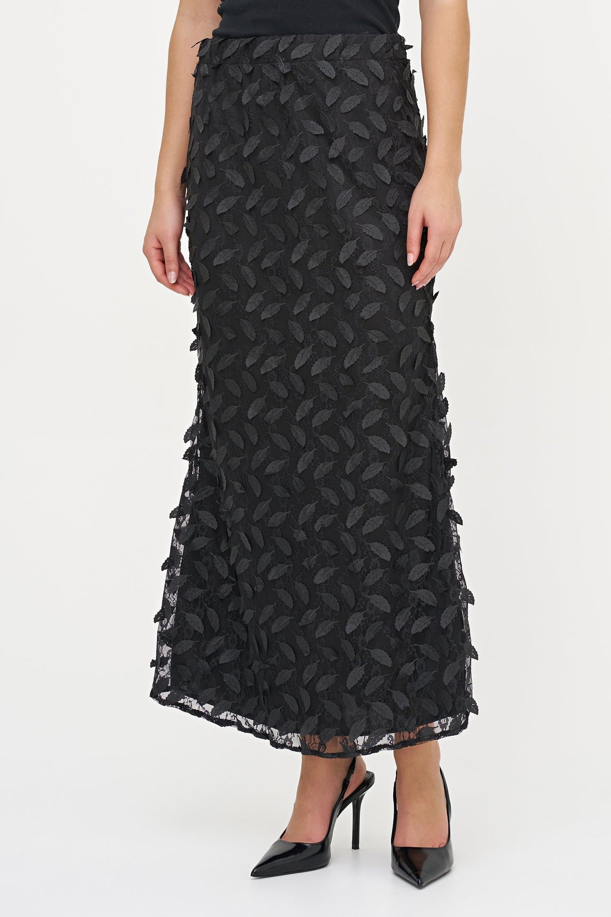 Women's Mesh Pull-On Floor-Length Tulip Skirt with Feather Details