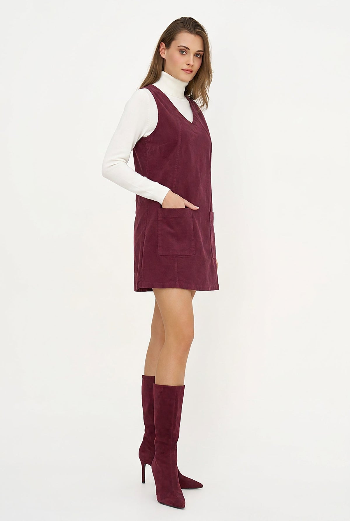 Women's Corduroy Sleeveless V-Neck Dress with Patch Pockets