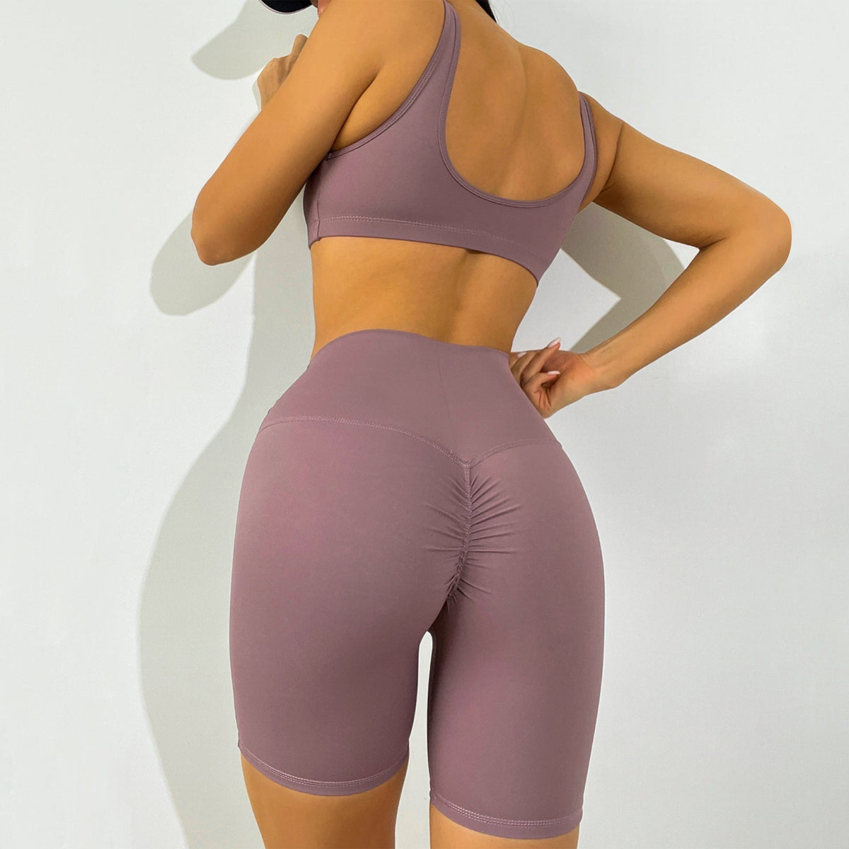 Women’s Hip Lifting Shorts Yoga Two-Piece Set – Seamless Activewear Outfit