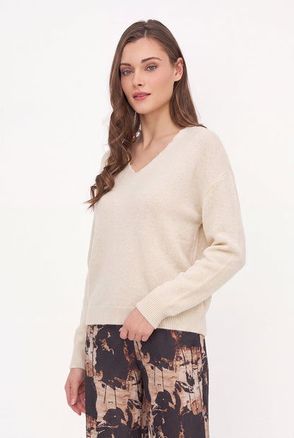 Women's Scalloped V-Neck Tunic Sweater