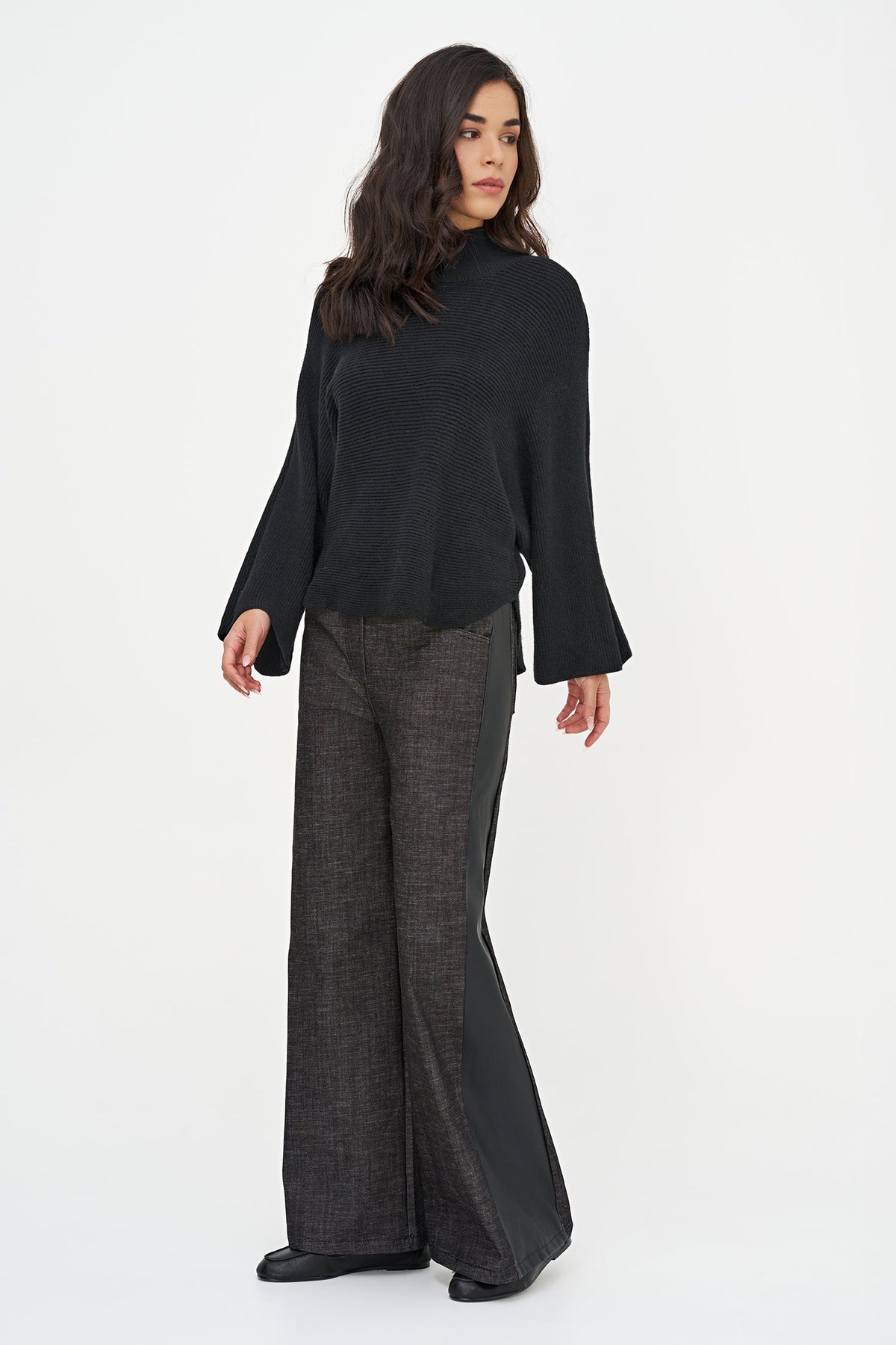 Women's Oversized Rib-Knit Mock-Neck Sweater with Scooped Hem