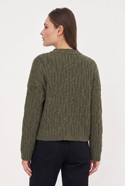 Women's Cable-Knit Crew-Neck Sweater with Long Sleeves
