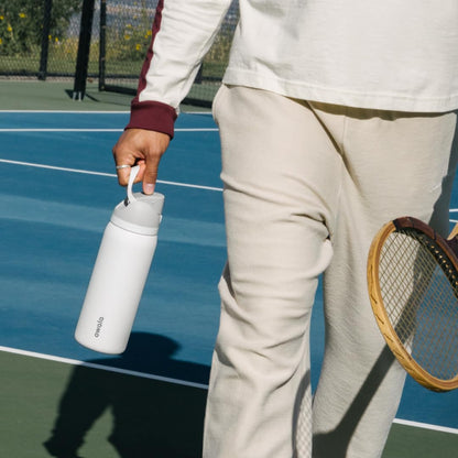 Owala FreeSip Insulated Stainless Steel Water Bottle with Straw for Sports and Travel, BPA-Free, 24-oz, Shy Marshmallow 🍁 All In One Marketplace Canada