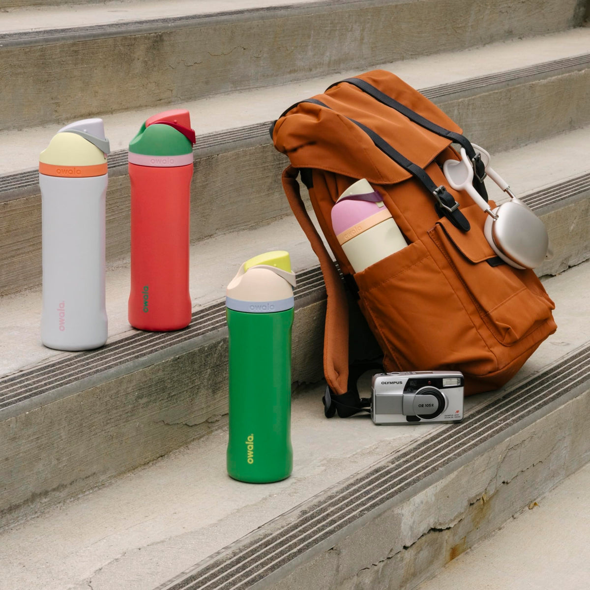 Owala FreeSip Insulated Stainless Steel Water Bottle with Straw for Sports and Travel, BPA-Free, 24-oz, Blue/Teal (Denim) 🍁 All In One Marketplace Canada
