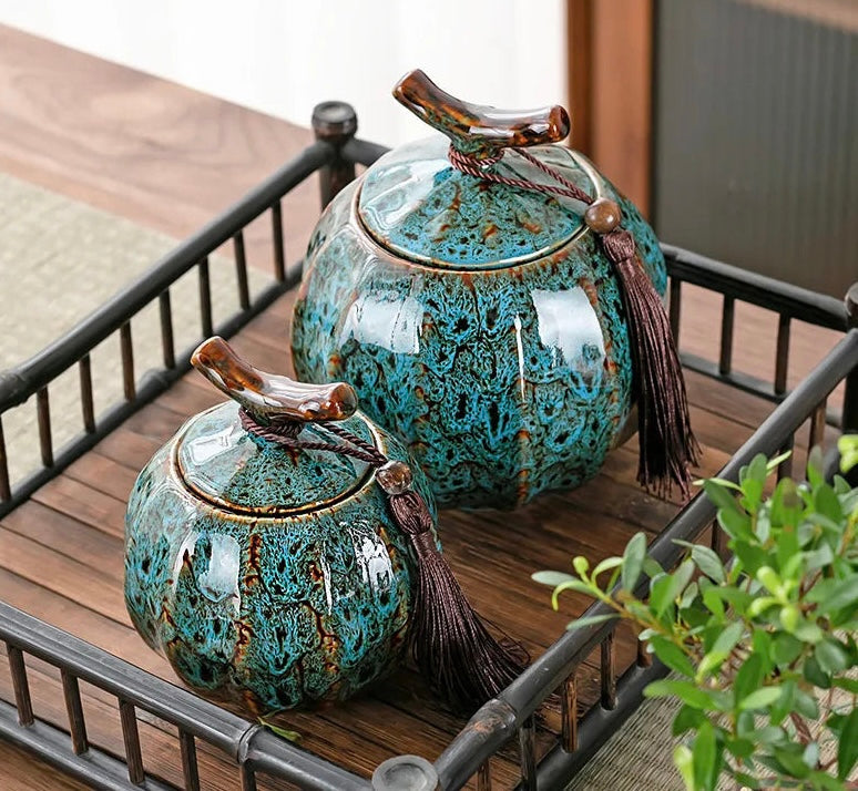 Chin Tea Jar