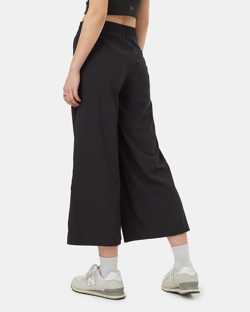 inMotion Cropped Wide Leg Hose