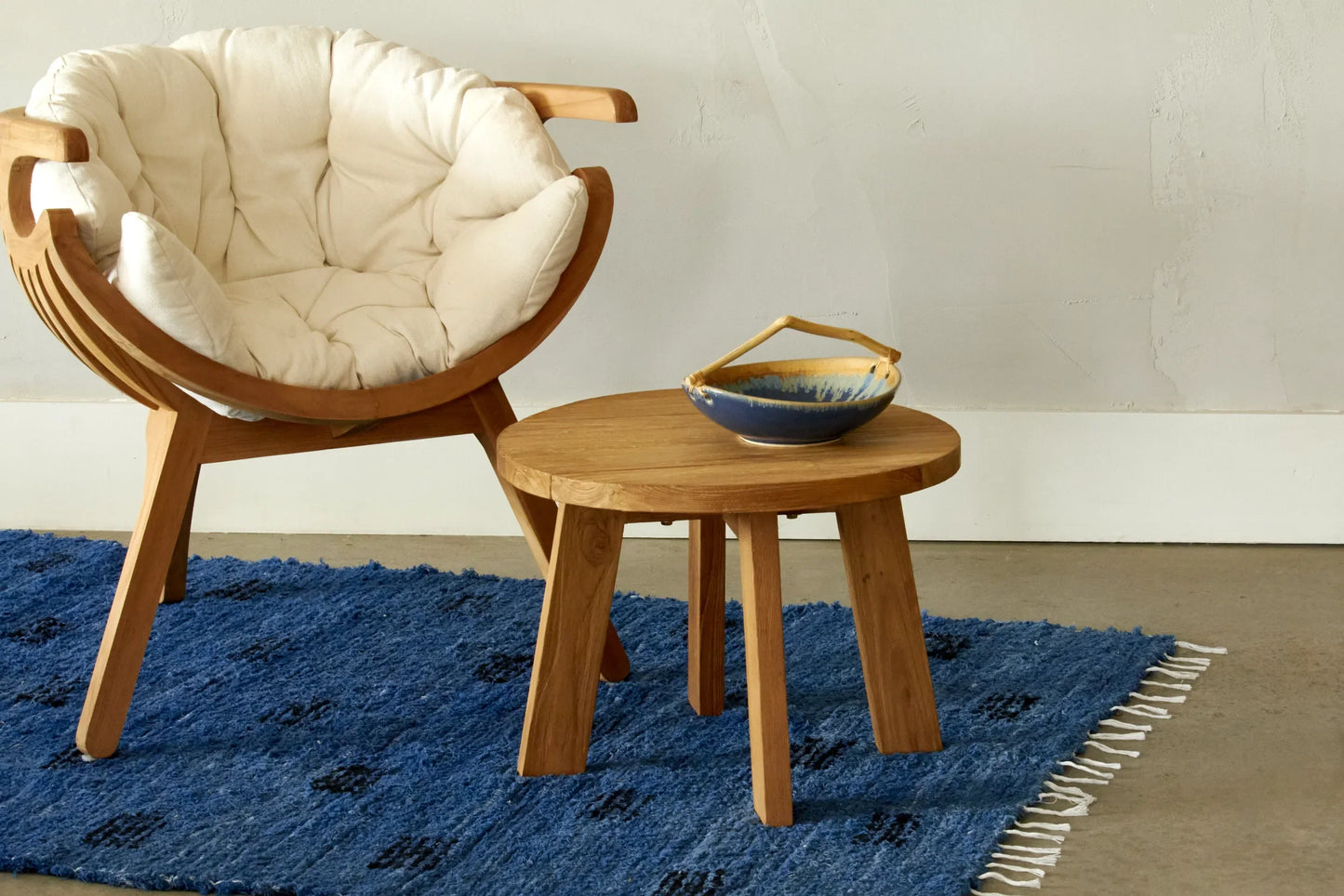 Couchtisch aus Teakholz Mikano