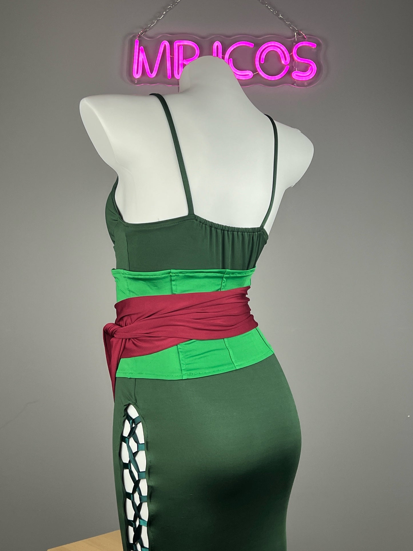 Female Zoro Cosplay Green Sleeveless High-slit Long Dress Halloween Costume