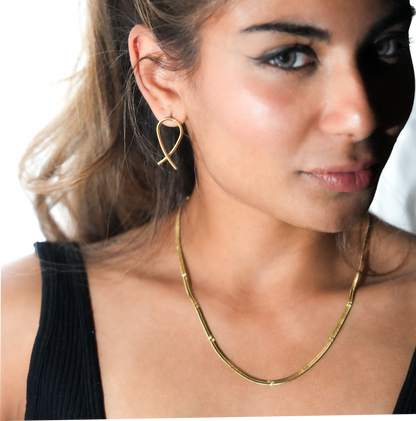 BAMBURG Gold: Star Embossed Snake Skin Textured Chain Necklace