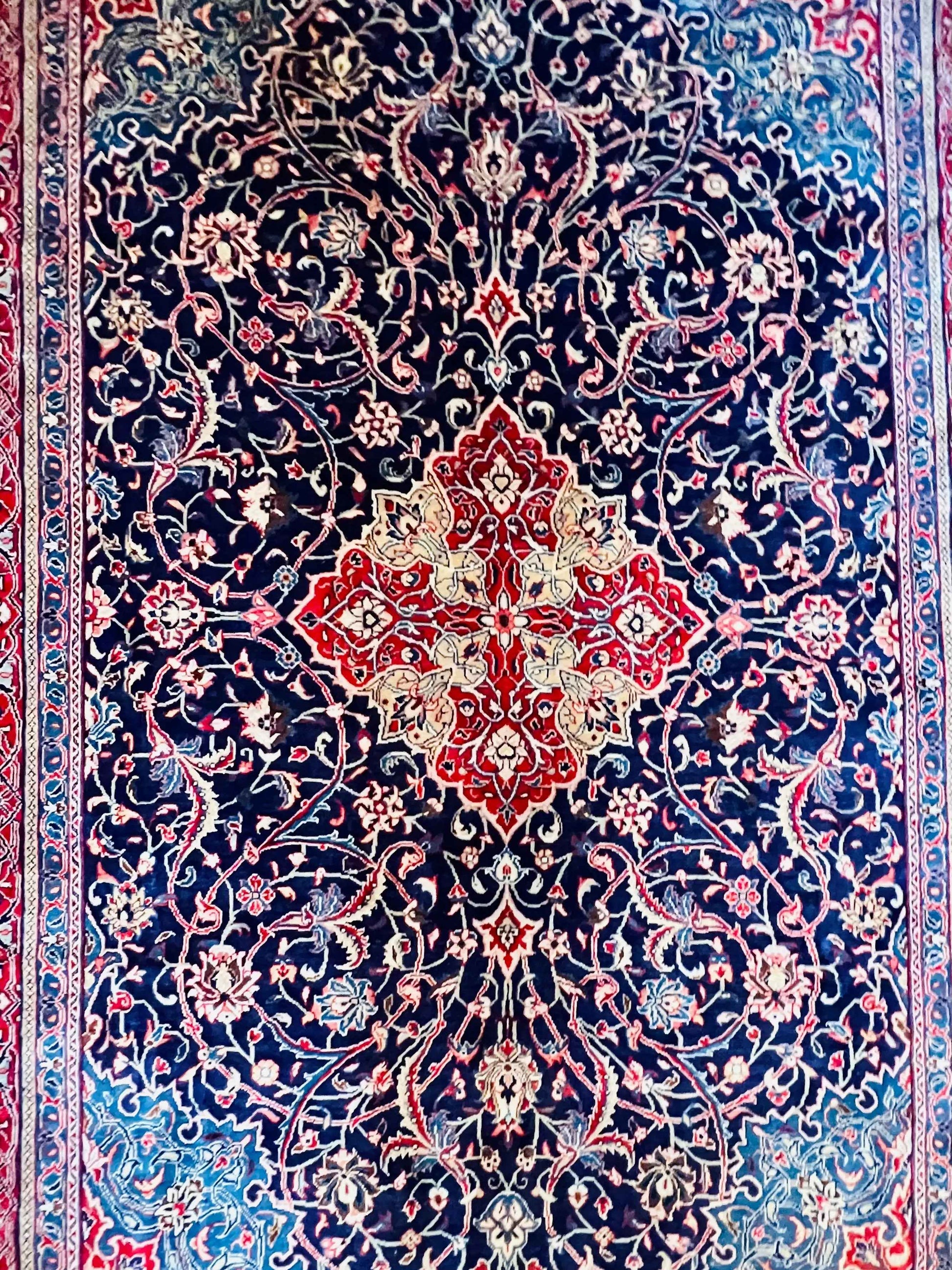 Persian Arak Rug | 9’ 8” x 6’ 8”