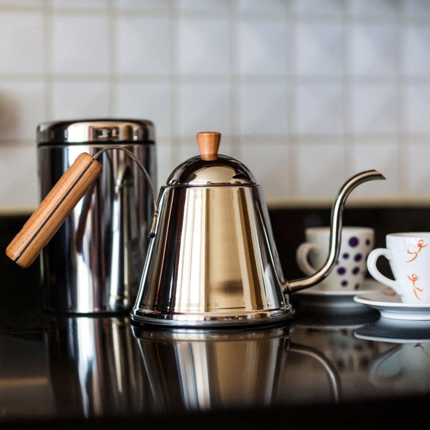 Yoshikawa Café Time Drip Kettle – Japanischer Schwanenhals-Wasserkessel für Aufgusskaffee