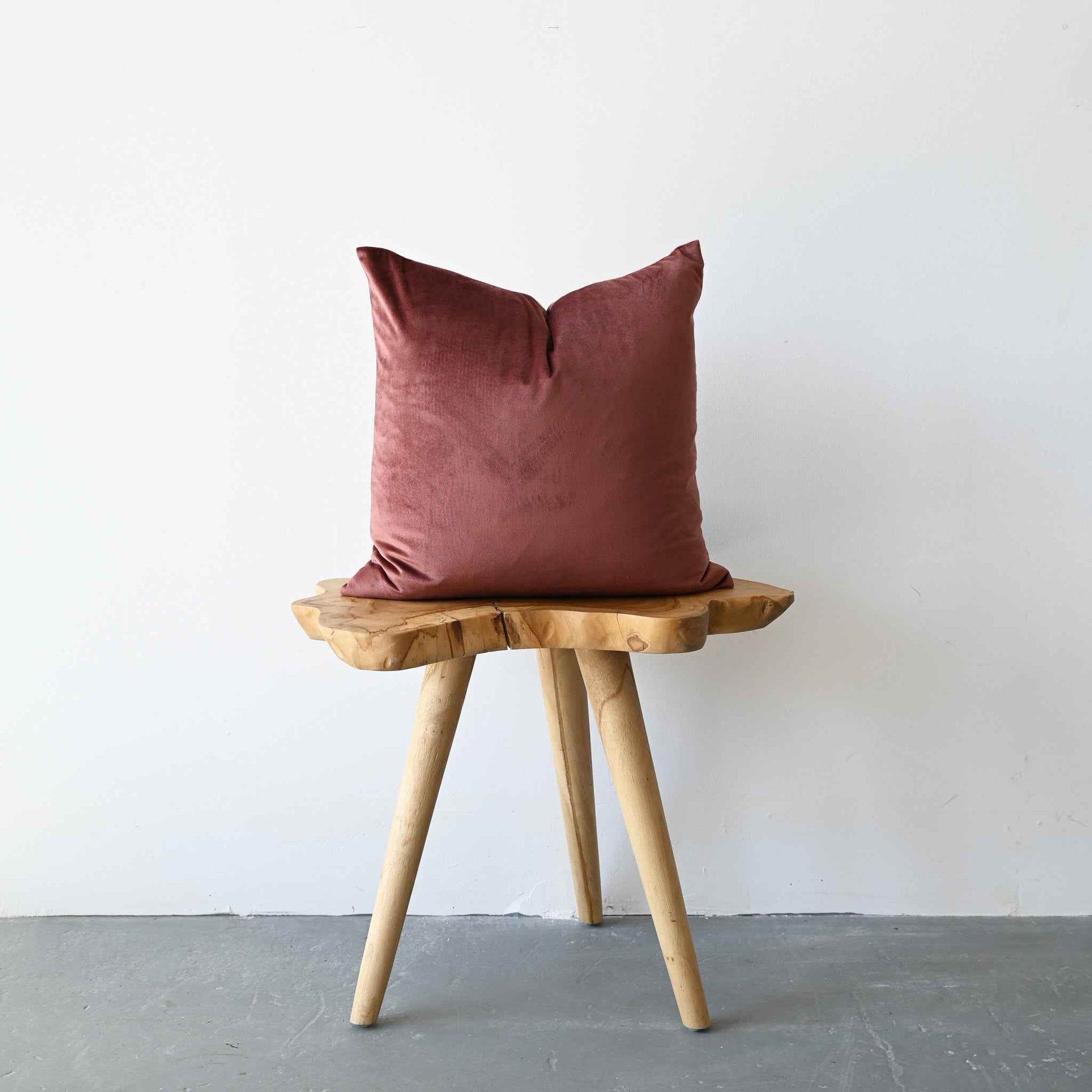 VELVET - CARMINE 18"