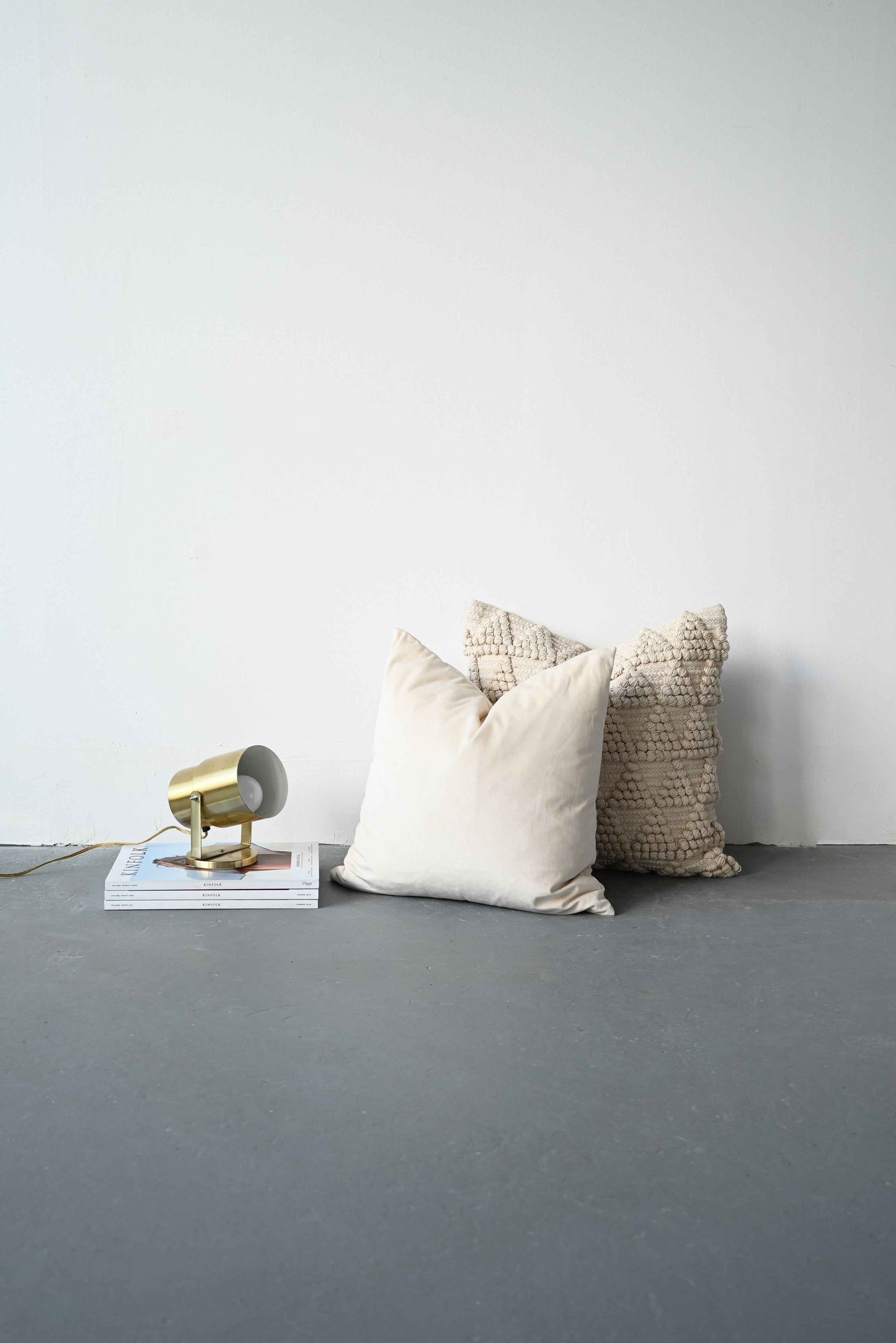 VELVET - IVORY 18"