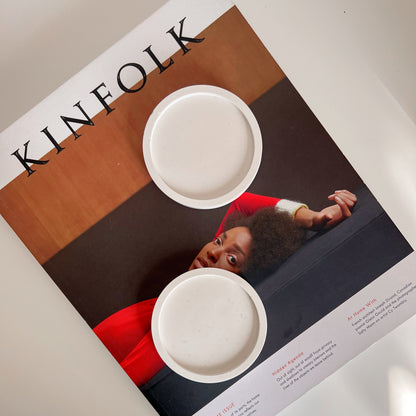 Kleines rundes Schmucktablett aus Jesmonite: Skandinavische Heimdekoration