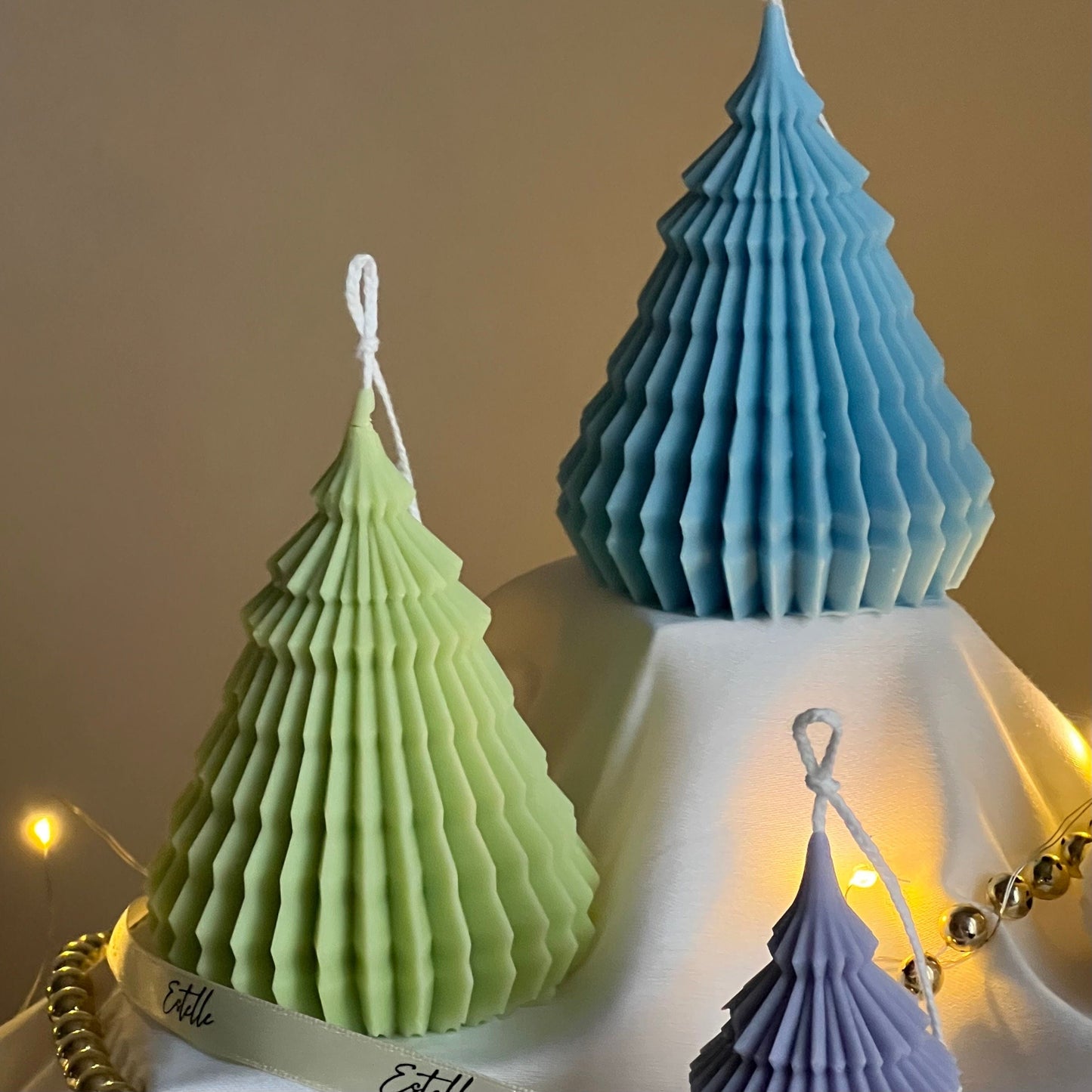 Origami Weihnachtsbaum Sojawachs Kerze: Handgegossene Festtagsdekoration