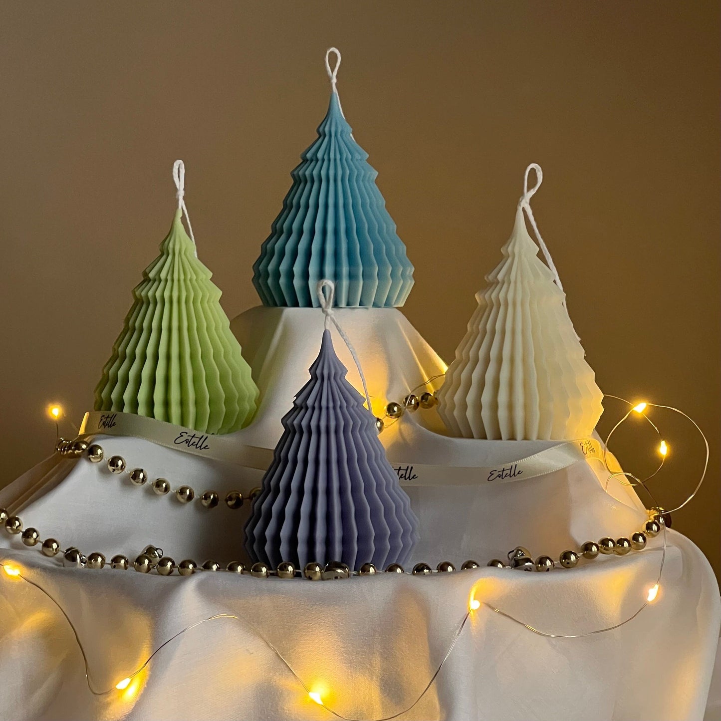 Origami Weihnachtsbaum Sojawachs Kerze: Handgegossene Festtagsdekoration