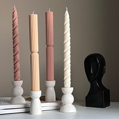 Runder Kerzenständer aus Jesmonite: Minimalistische Tischdekoration