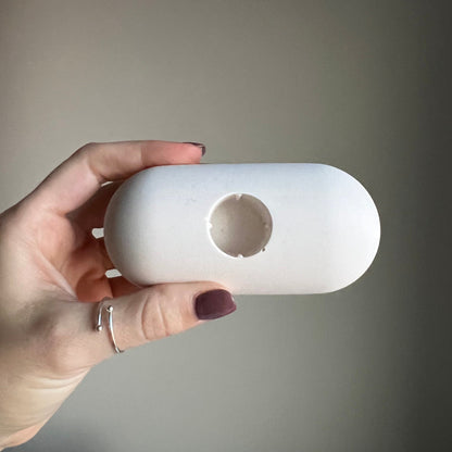 Geometrischer Kerzenhalter aus Jesmonit: Minimalistische Tischdeko