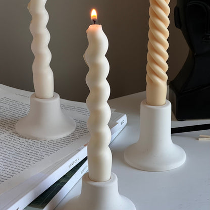 Runder Kerzenständer aus Jesmonit: Minimalistische Tischdekoration