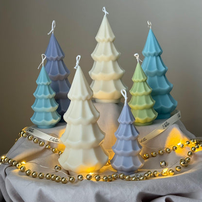Handgemachte gerippte Weihnachtsbaumkerze: Sojawachs-Feiertagsdekoration