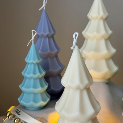 Handgemachte gerippte Weihnachtsbaumkerze: Sojawachs-Feiertagsdekoration