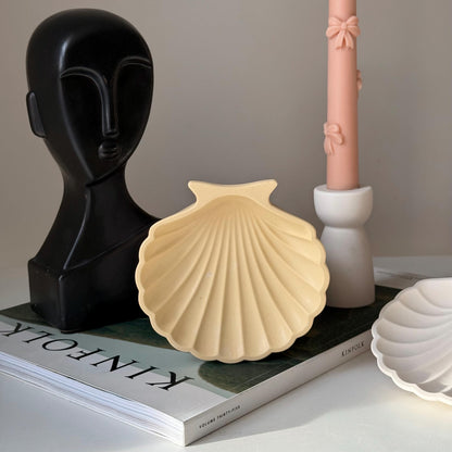 Elegantes Jesmonite-Muschel-Tablett: Skandinavische Heimdekoration