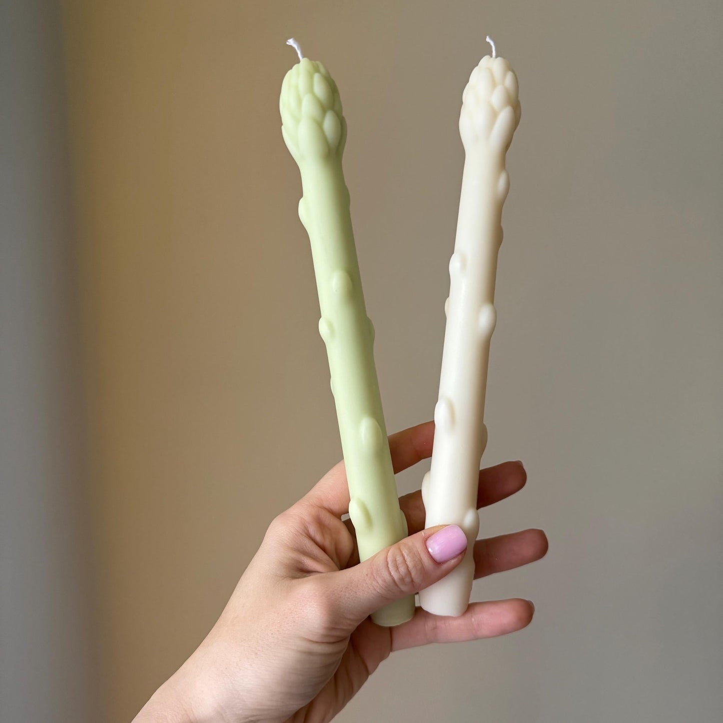 Spargel-Stabkerze: Handgemachte Dinnerkerze aus Sojawachs