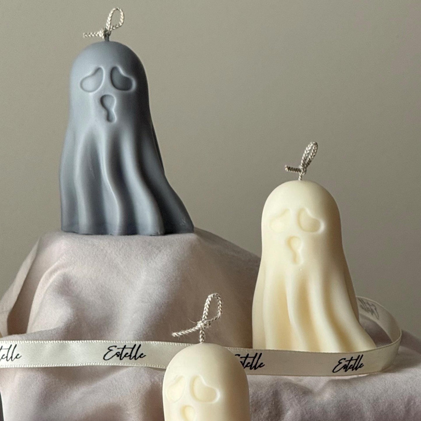 Gruselige handgemachte Geisterkerze: Halloween Sojawachs Deko
