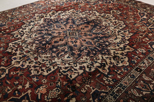 Persian Bakhtiari Rug | 9' 10" x 12' 9"