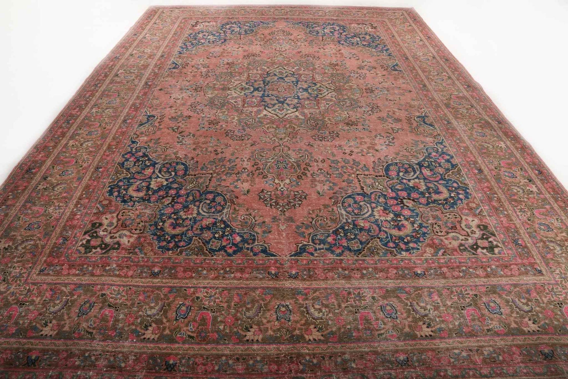 Persian Sabzevar Rug | 9' 6" x 12' 11"
