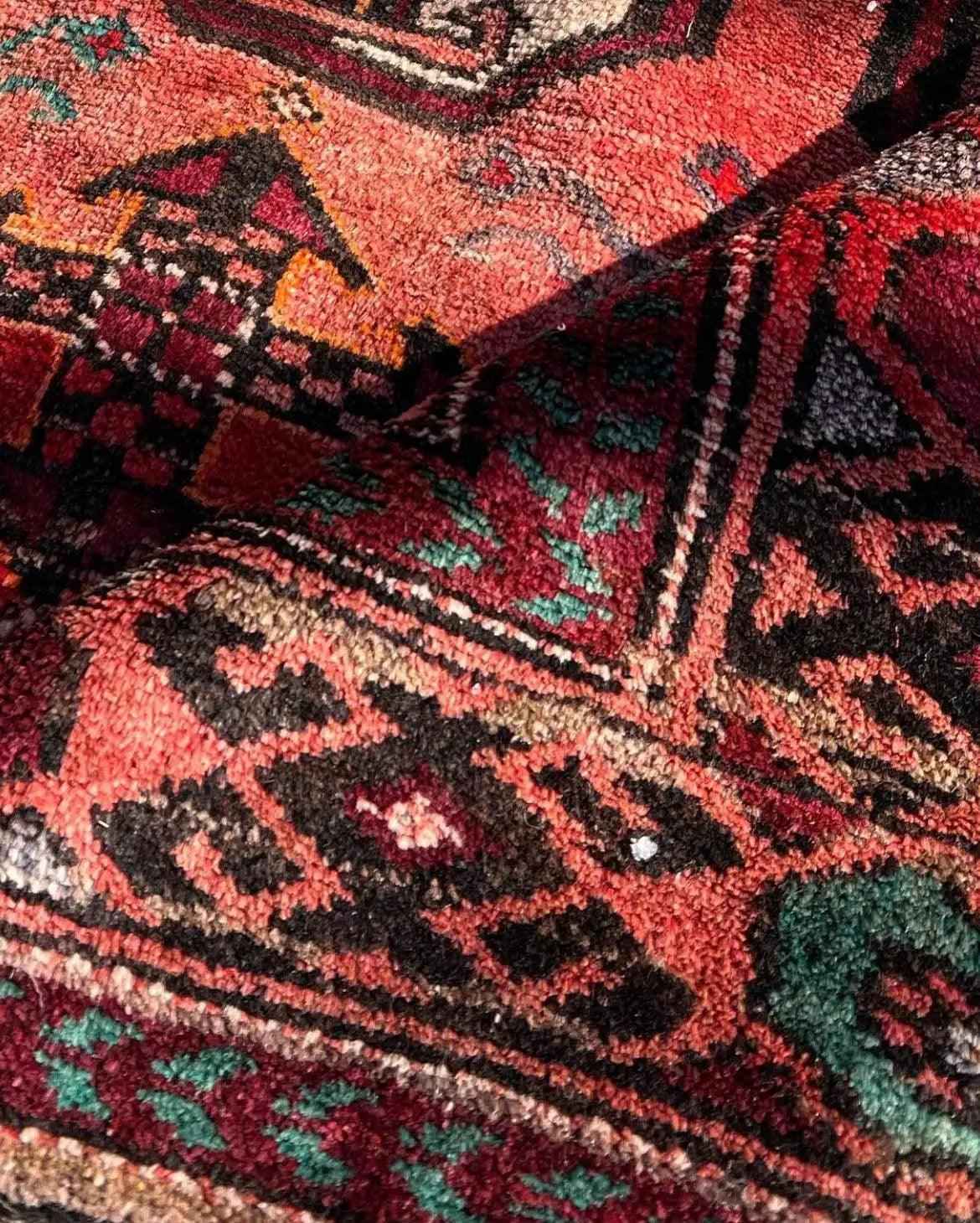 Persian Tribal Rug | 8' 6" x 5' 6"