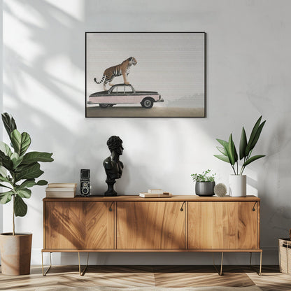 Wandbild: Tiger auf einem Autodach