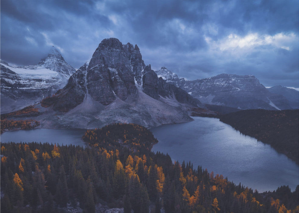 Wandbild Mount Assiniboine: Mitten in einem Schneesturm