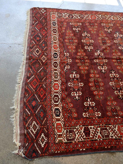 Turkmen Yomut Rug | 6' 10" x 10' 7"