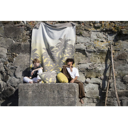 Yellow Palm Throw von David Fussenegger